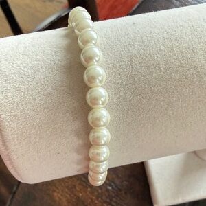 Classic White Pearl Bracelet